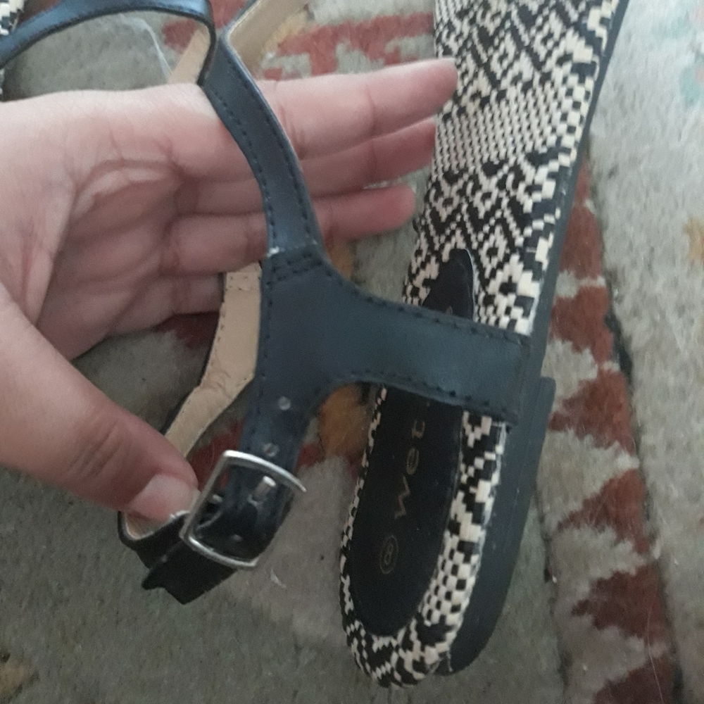 DONATED 6/30/2024 - Natural Woven Oaxacan Sandals : Size 8 - Picture 3 of 5